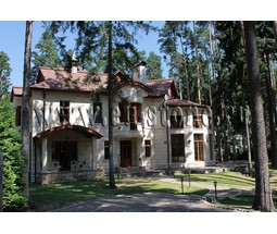 Фасад из песчаника в Соснах