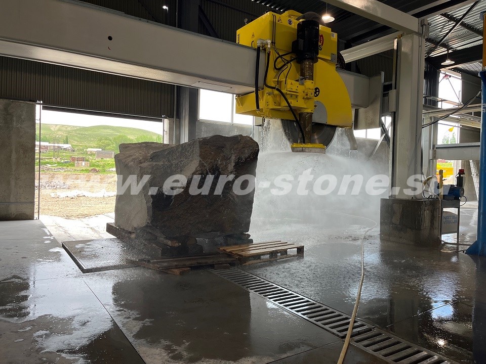 Базальт пиленый