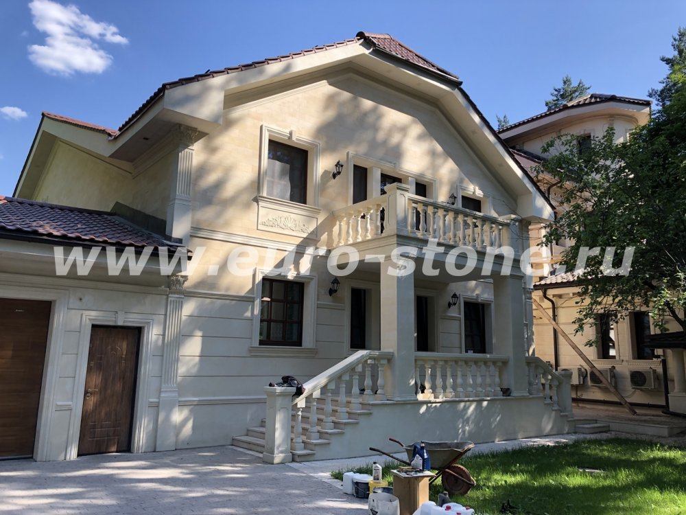 Фасад в известняке