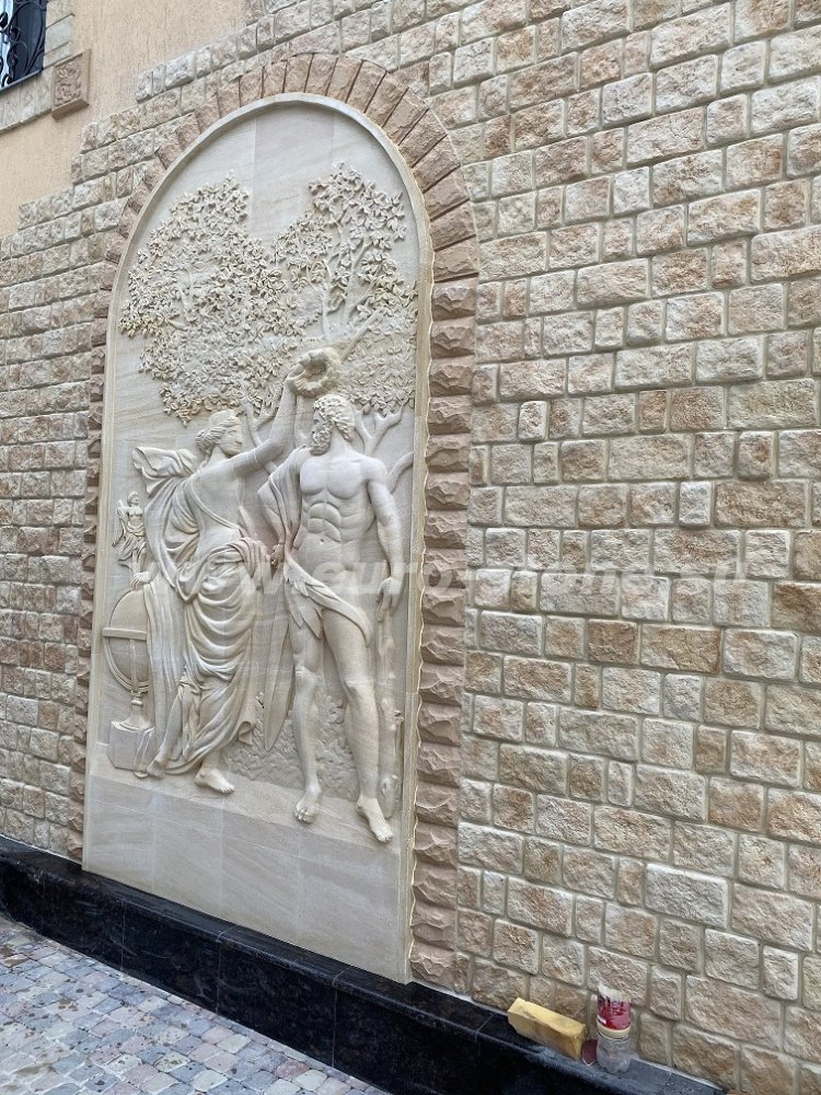 Барельеф из камня