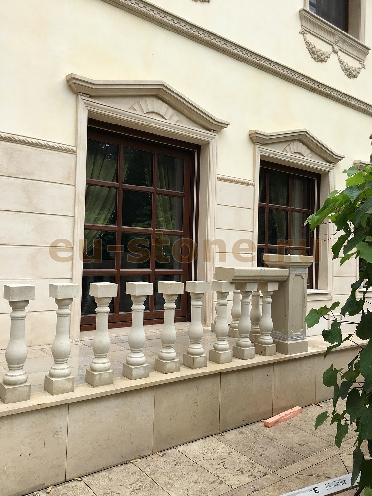 Установка балясин из камня