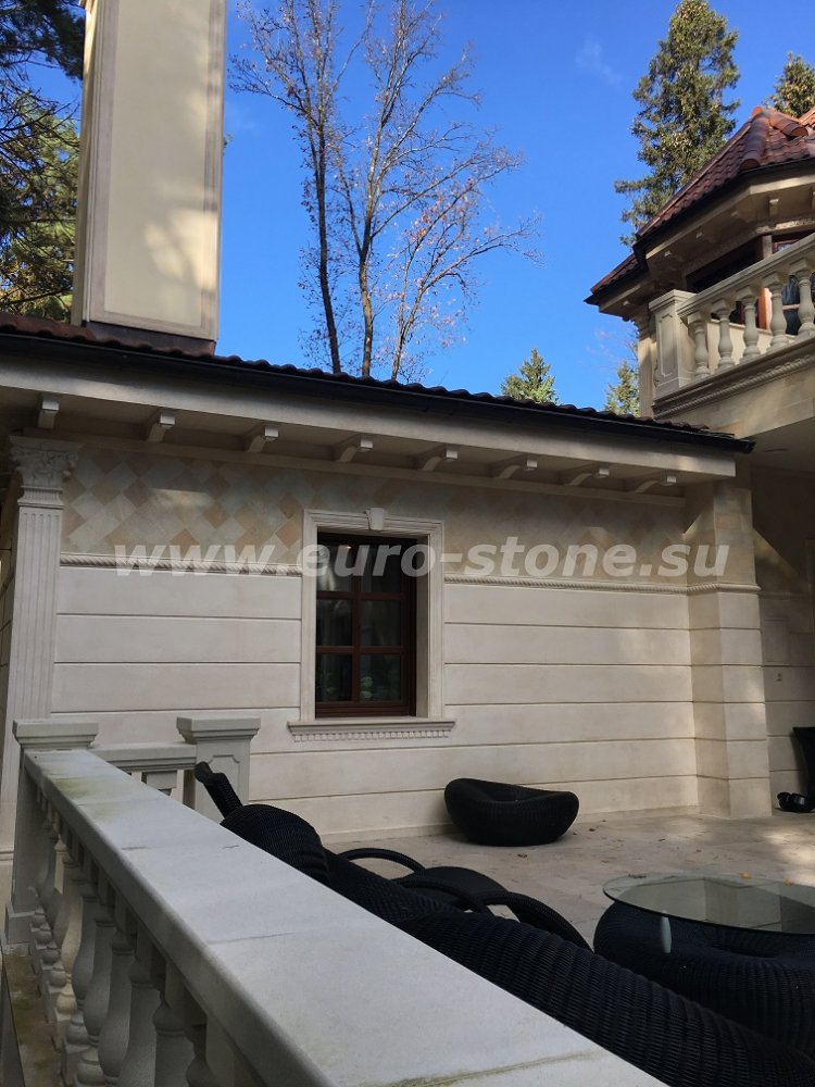 Фасад в известняке