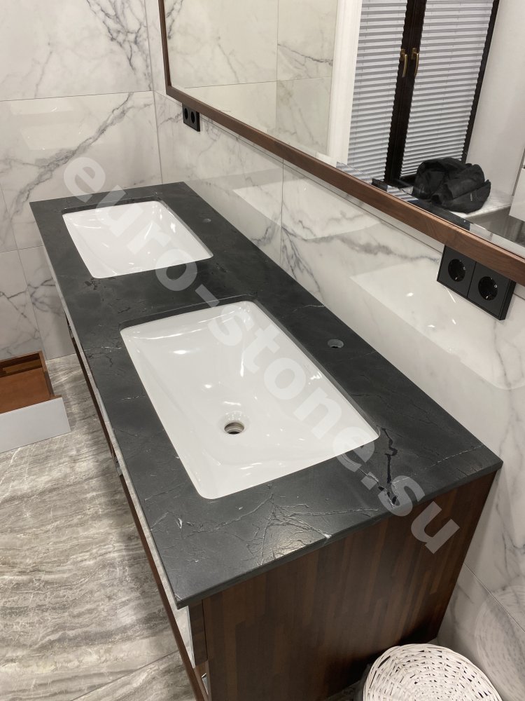 Столешница из черного мрамора