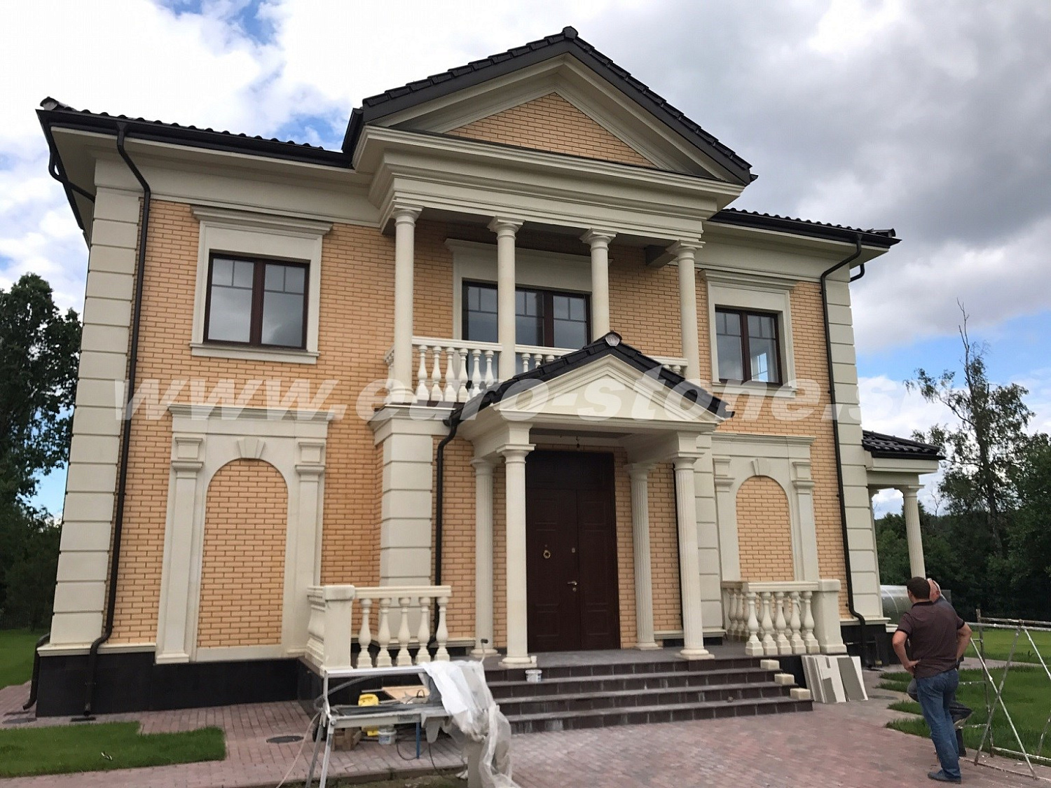 Отделка дома известняком