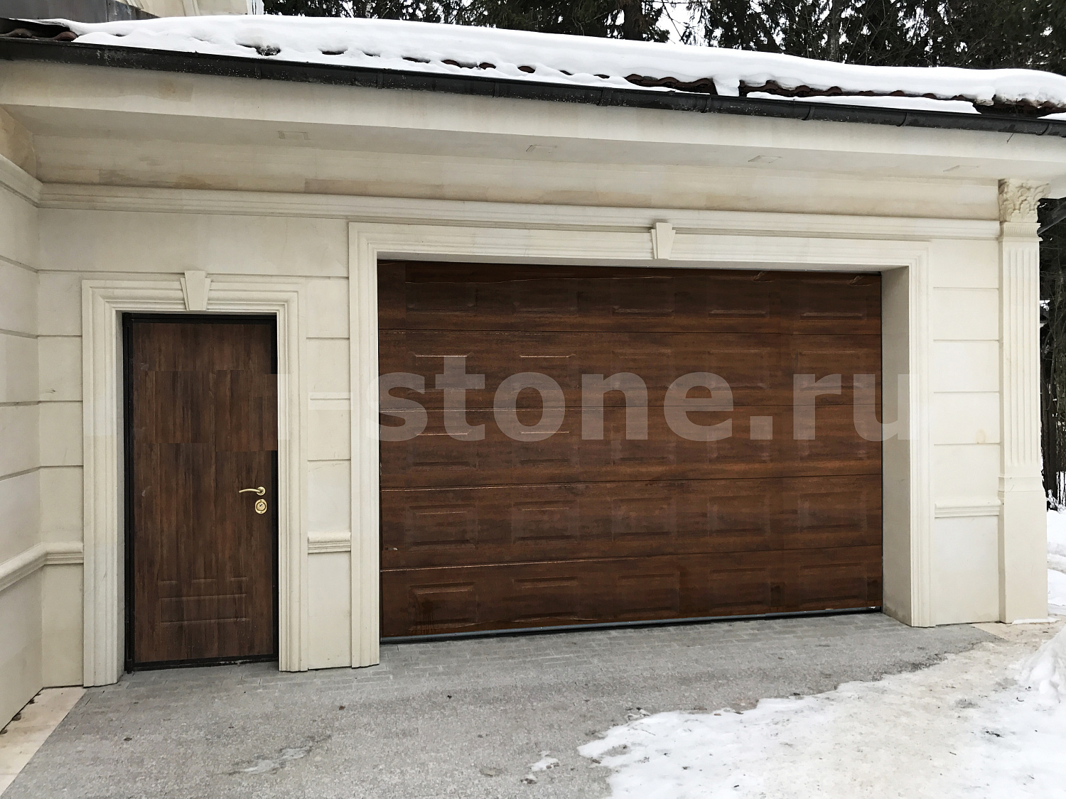 Фасад в известняке