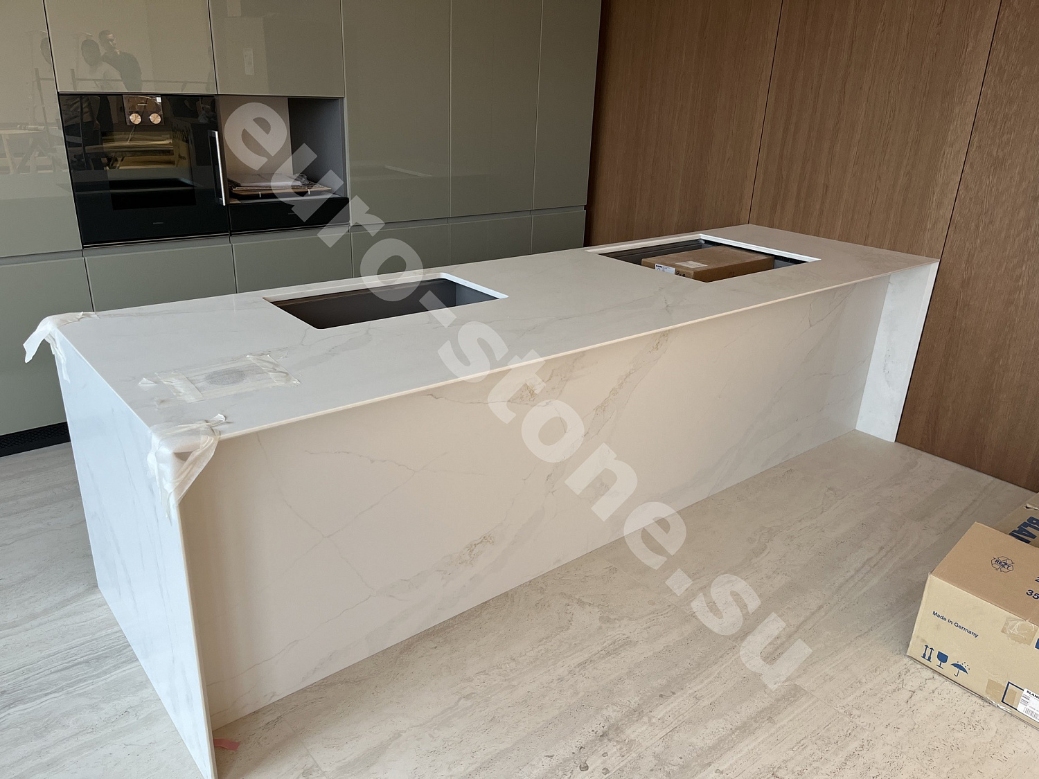 Столешница из белого мрамора