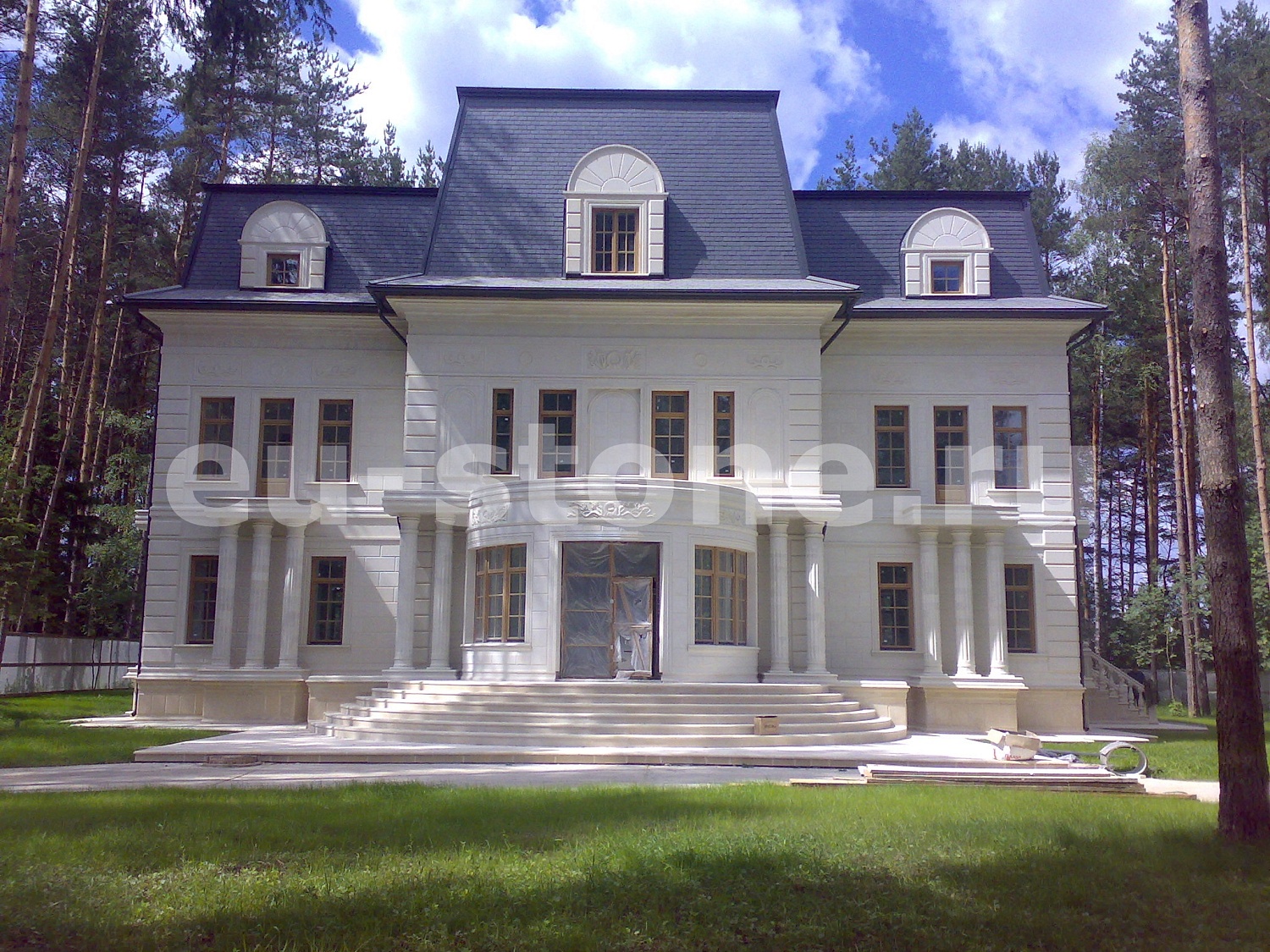 Облицовка дома дагестанским камнем