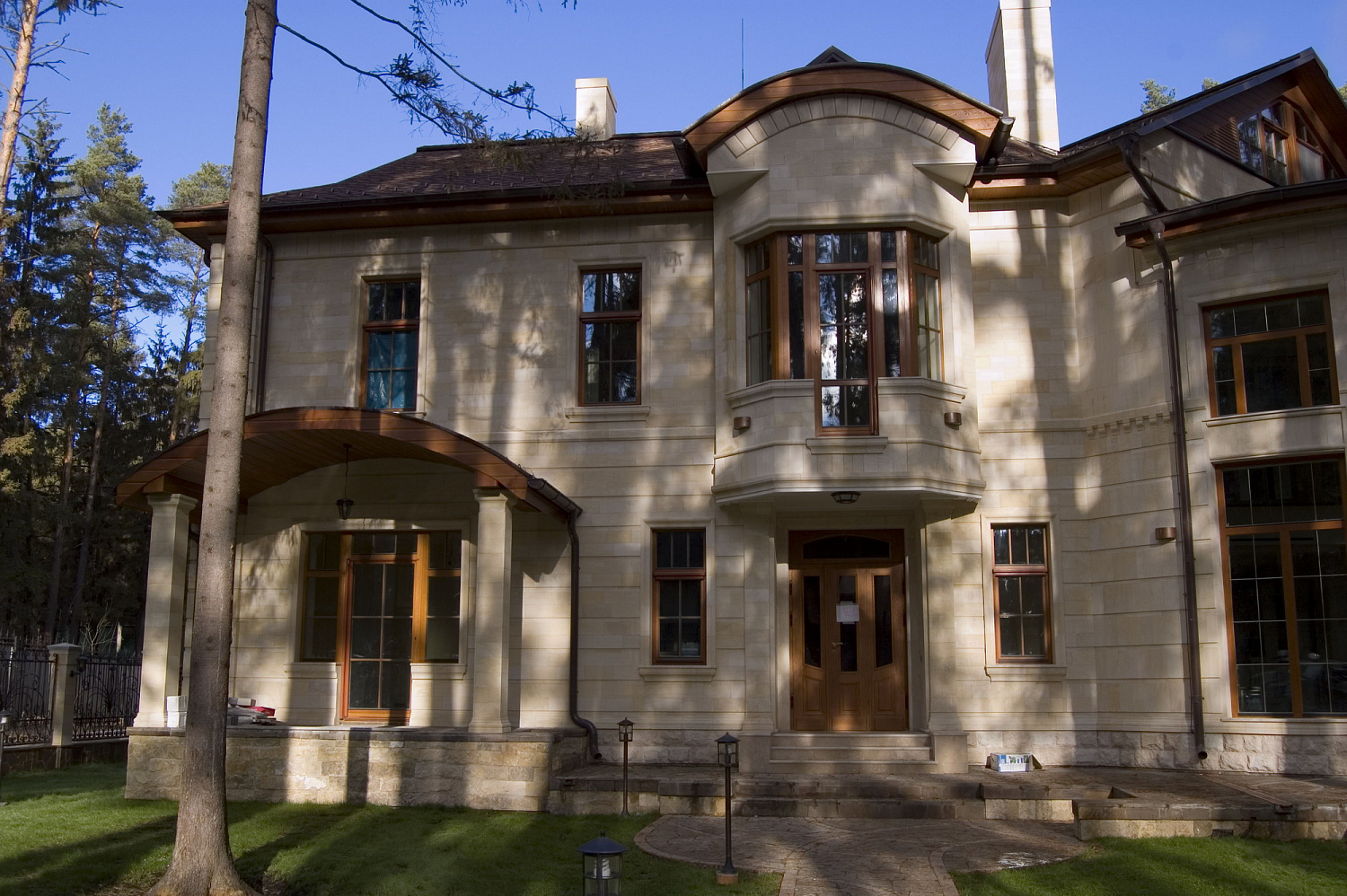 Плитка из песчаника бежевая фасадная плетенка