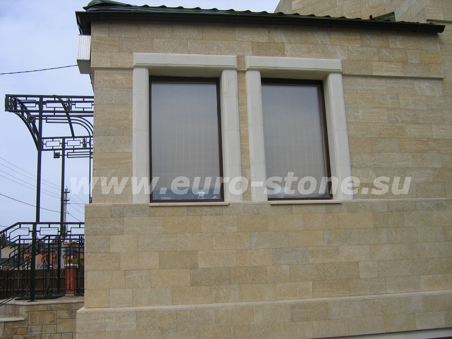 Отделка фасада ракушечником