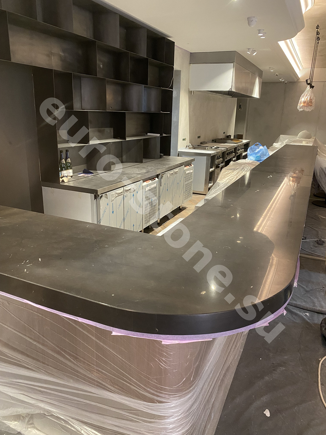 Барная стойка из черного мрамора