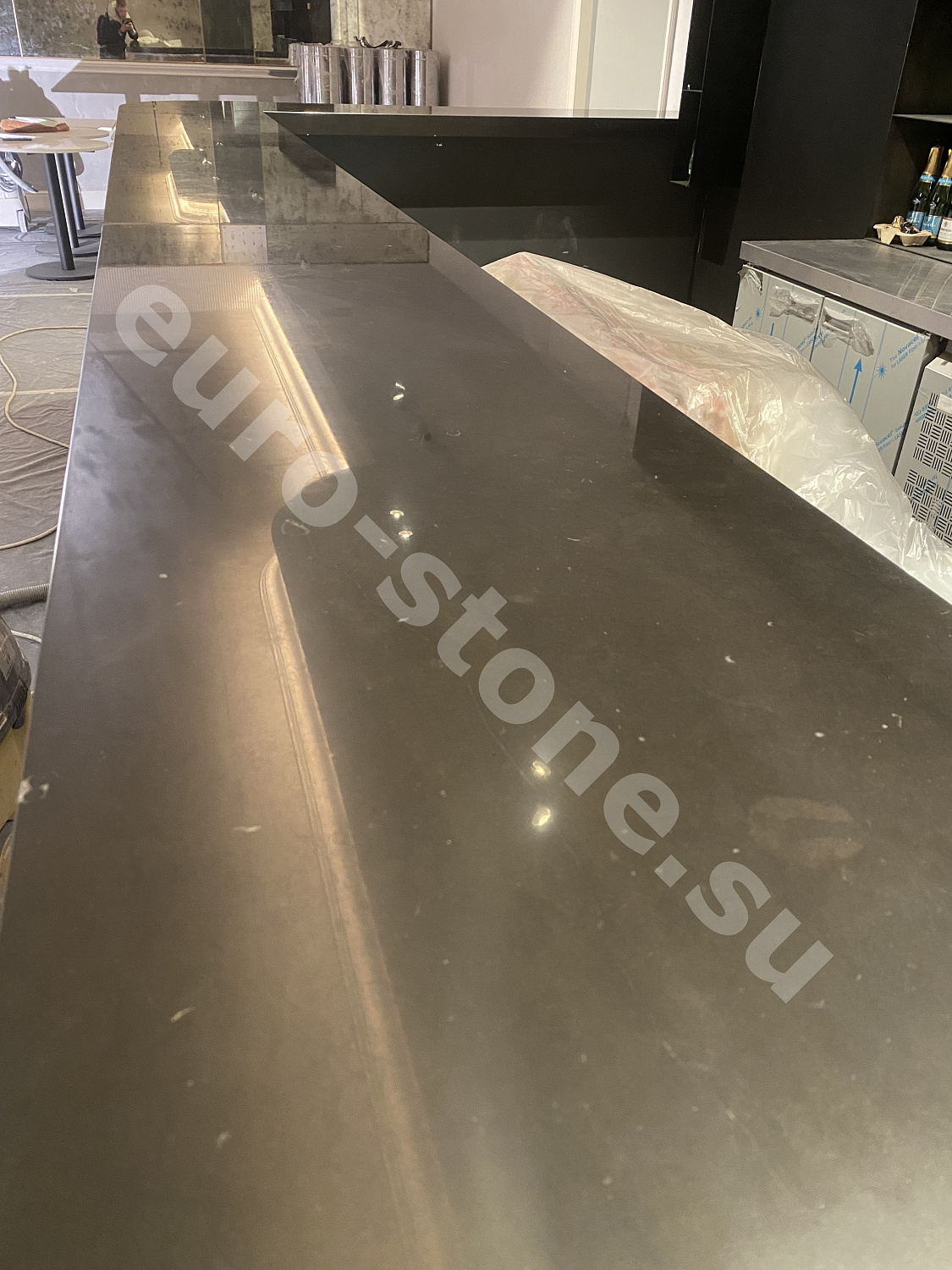 Барная стойка из черного мрамора