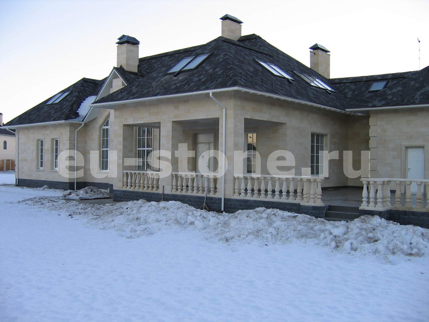 Облицовка фасада дома дагестанским камнем 320 м2